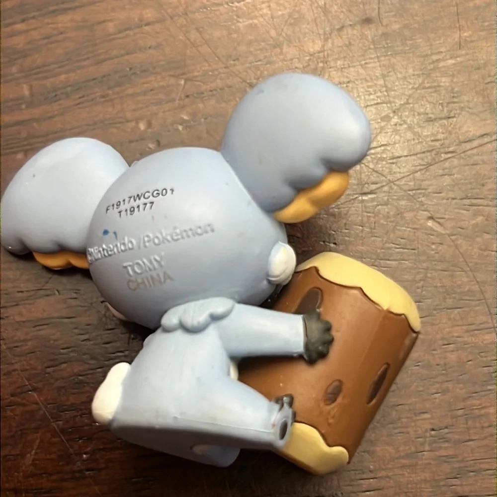 Komala Pokemon Figurine